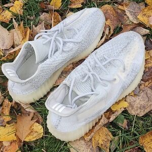 adidas Men's Yeezy Boost 350 V2 Sneakers 05/21